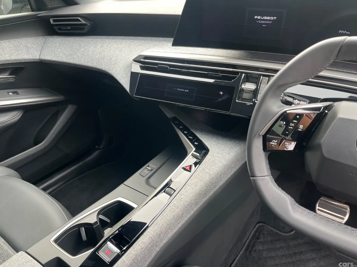 Peugeot 5008 MPV, Petrol Hybrid, 2026, Blue