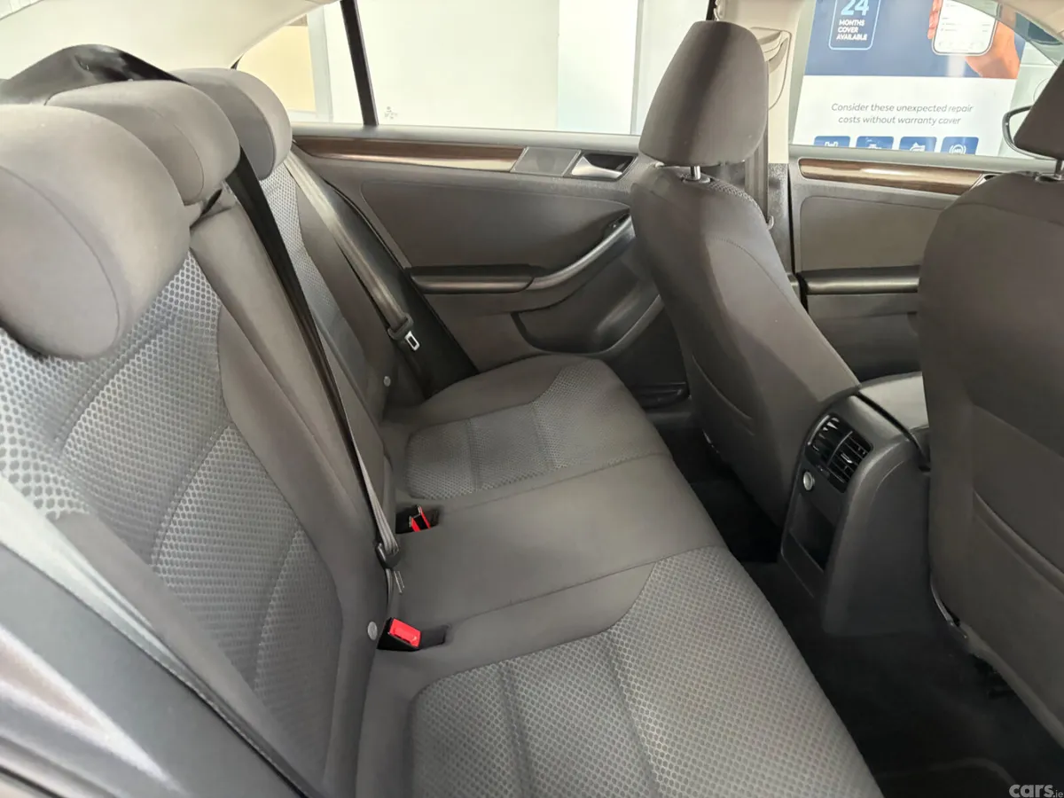 Volkswagen Jetta Saloon, Diesel, 2015, Silver