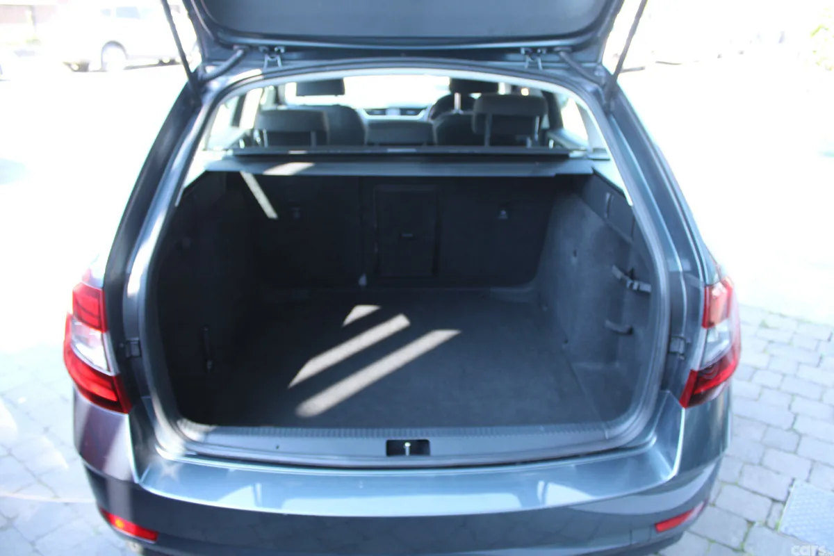 Skoda Octavia Estate, Diesel, 2019, Grey