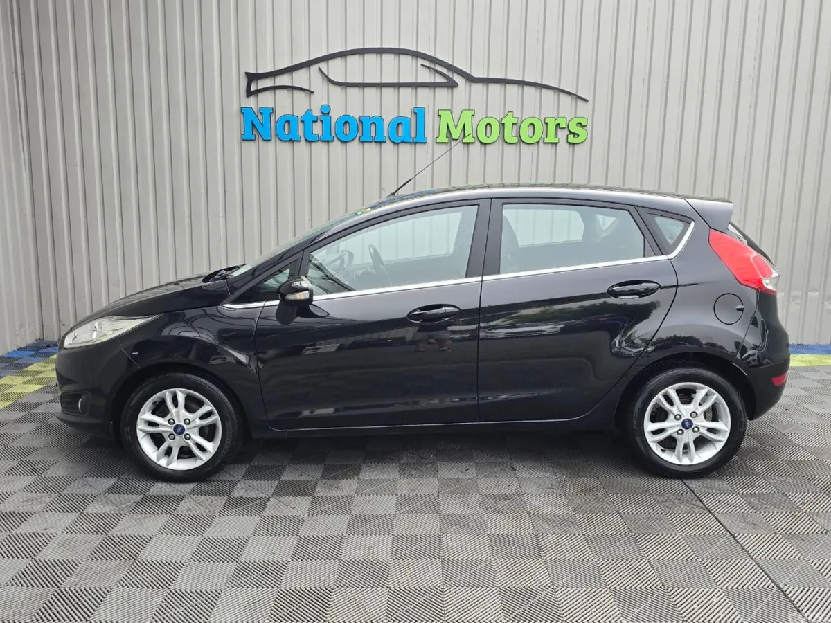 Ford Fiesta Hatchback, Petrol, 2017, Black