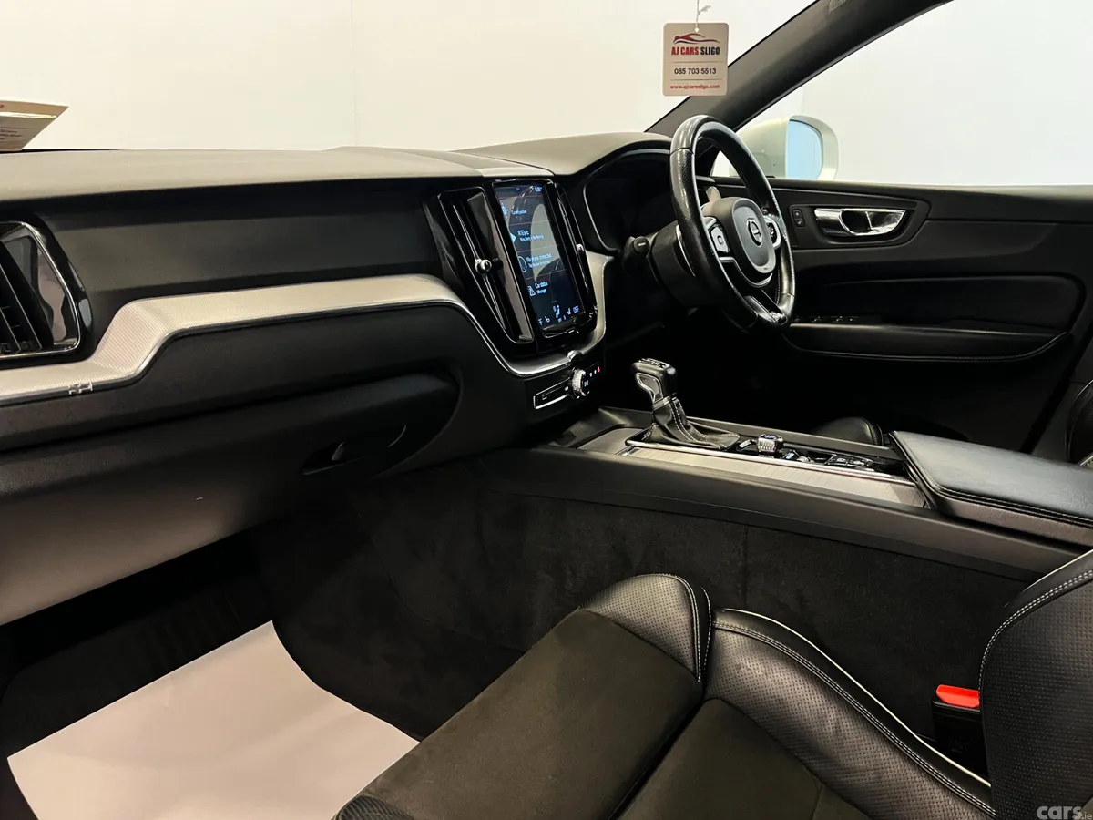 Volvo XC60 SUV, Diesel, 2018, White