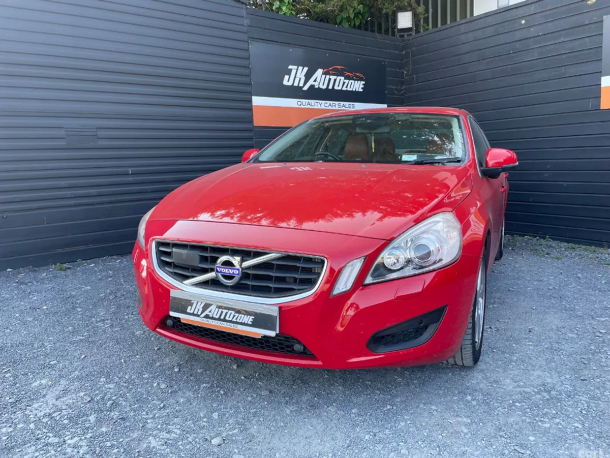 Volvo S60 Saloon, Petrol, 2013, Red