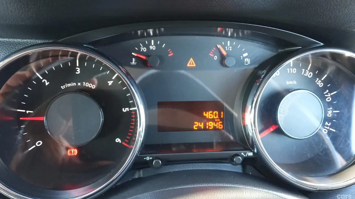 Peugeot 5008 MPV, Diesel, 2014, Blue