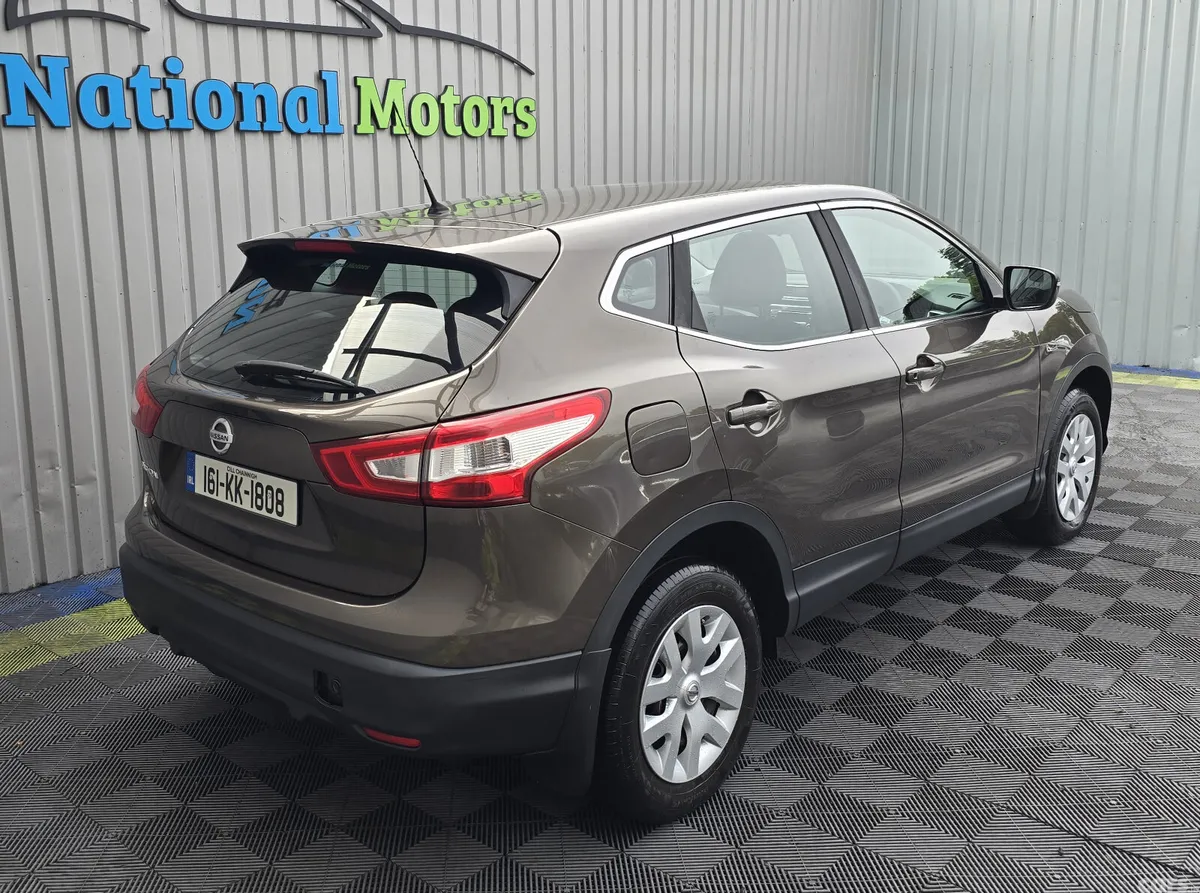 Nissan Qashqai SUV, Petrol, 2016, Brown
