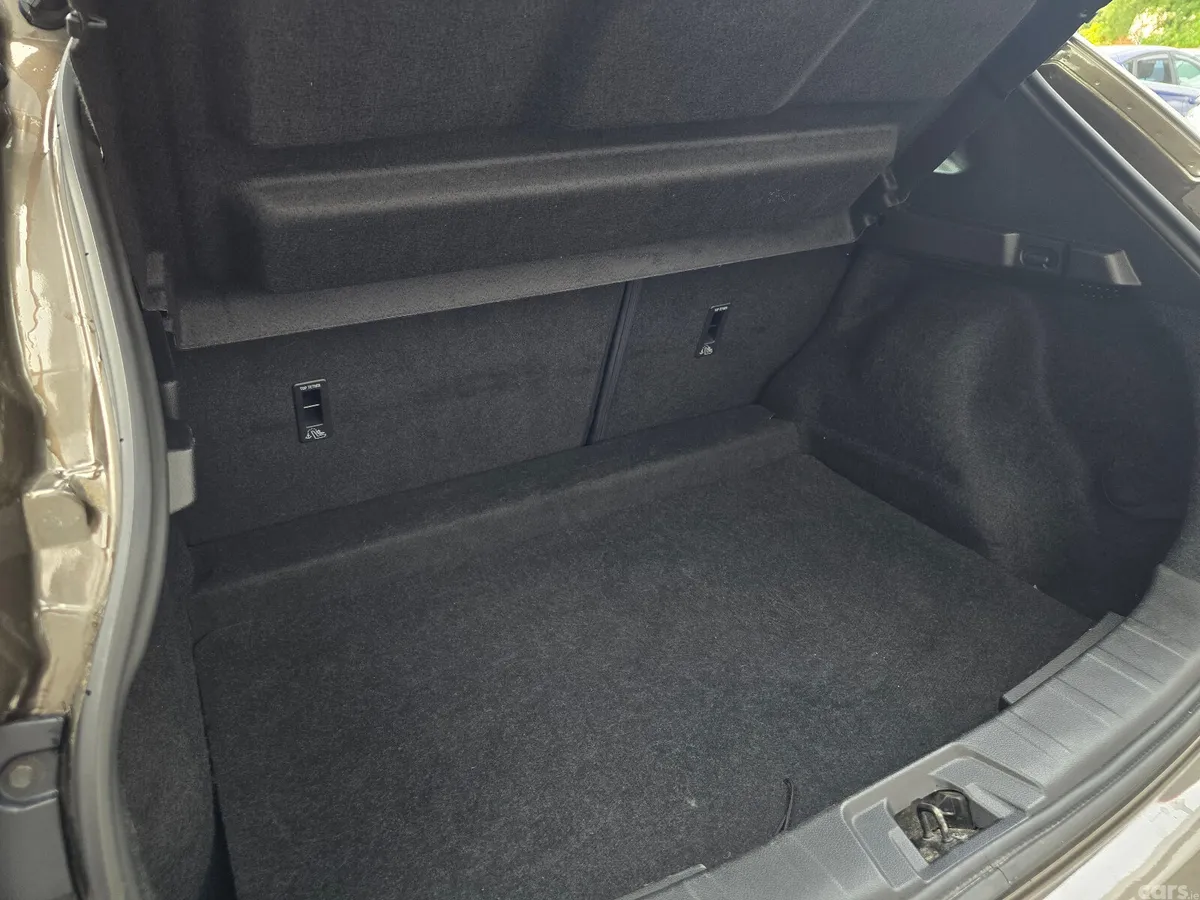 Nissan Qashqai SUV, Petrol, 2016, Brown