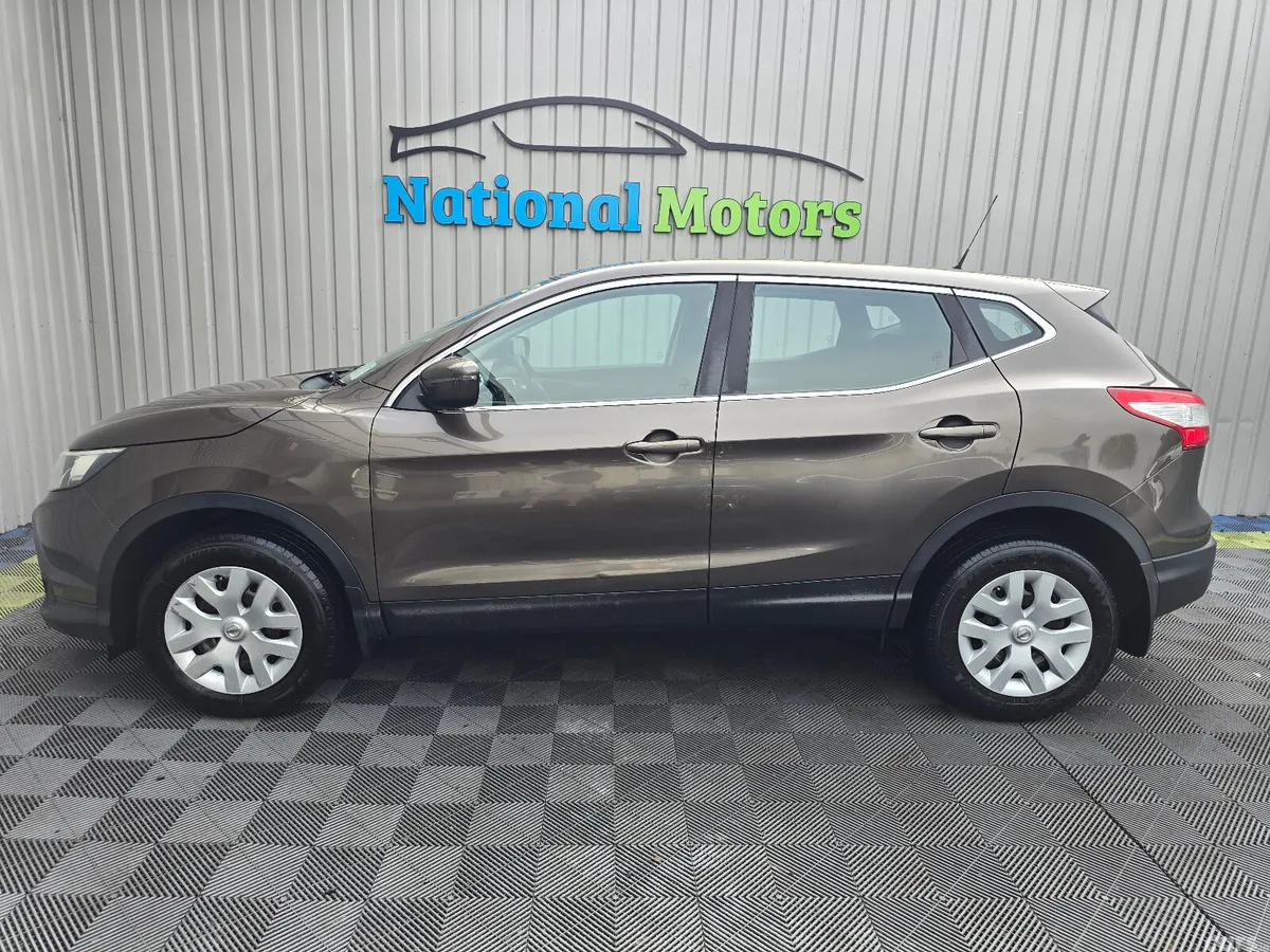 Nissan Qashqai SUV, Petrol, 2016, Brown