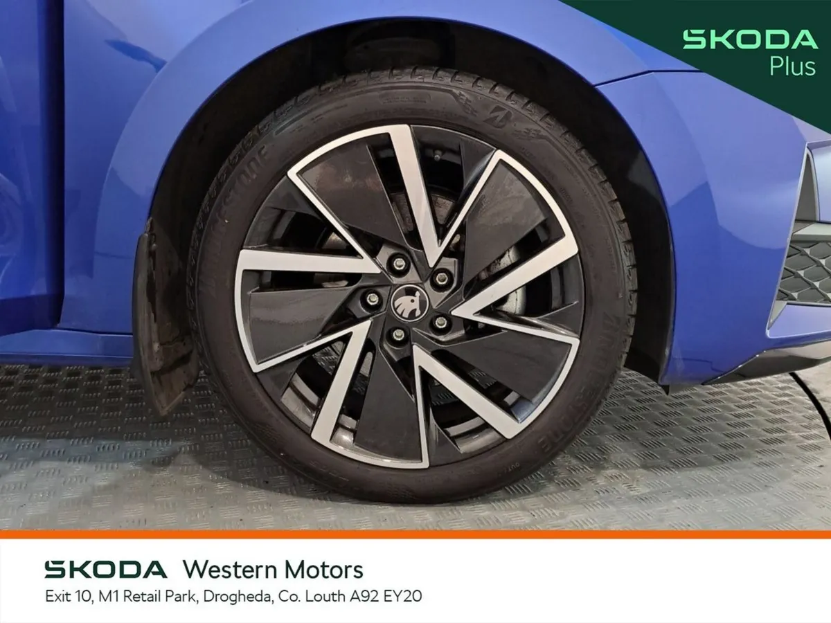 Skoda Octavia Saloon, Petrol, 2025, Blue