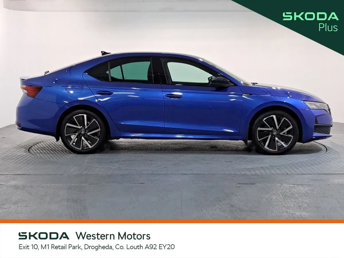 Skoda Octavia Saloon, Petrol, 2025, Blue