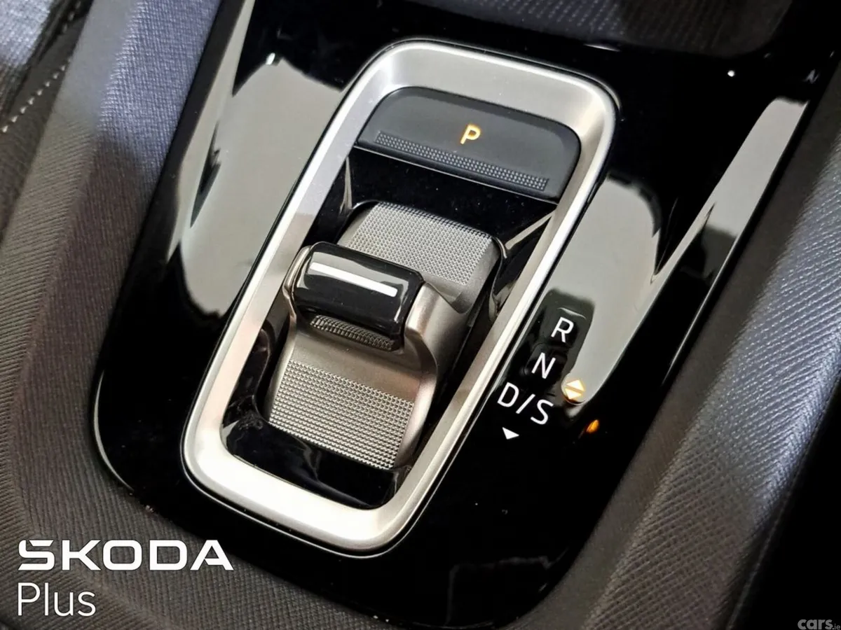 Skoda Octavia Saloon, Petrol, 2025, Blue