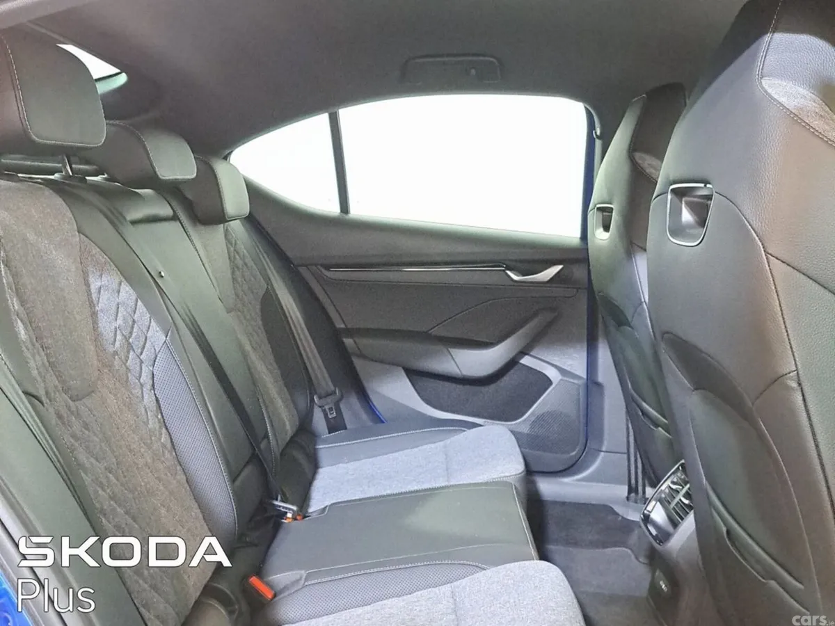 Skoda Octavia Saloon, Petrol, 2025, Blue