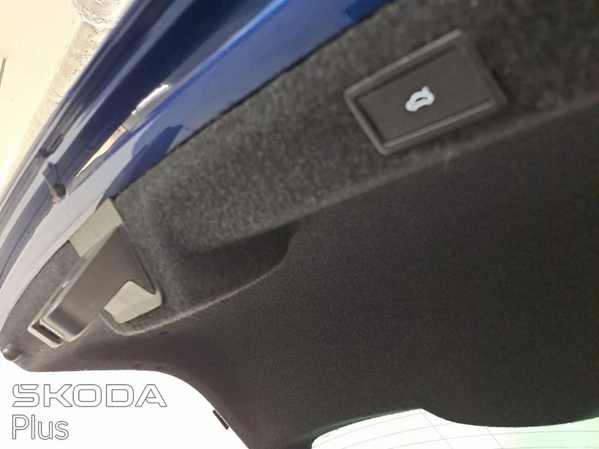 Skoda Octavia Saloon, Petrol, 2025, Blue