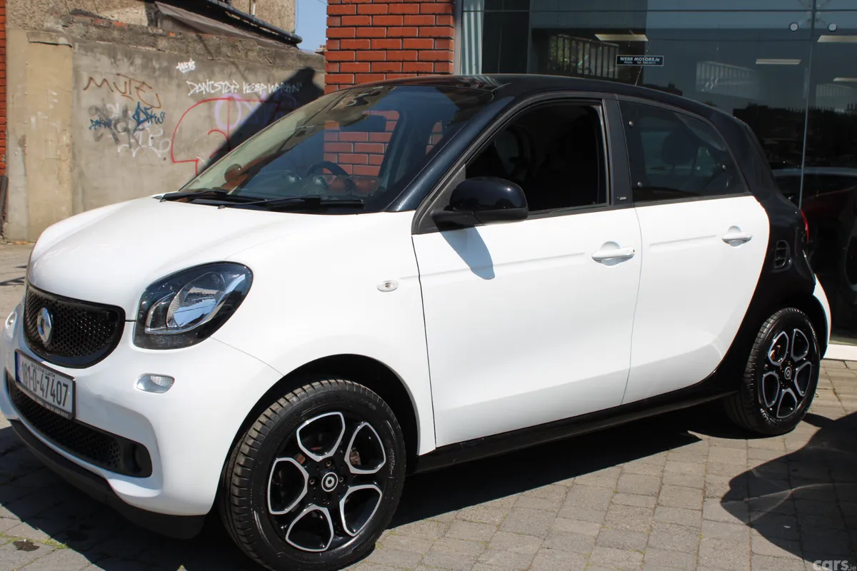 Smart Forfour Hatchback, Petrol, 2018, White