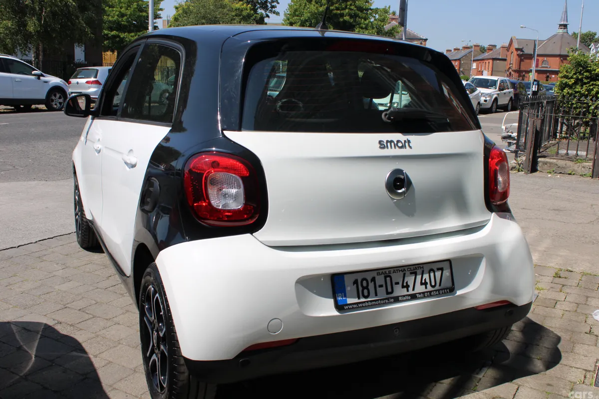 Smart Forfour Hatchback, Petrol, 2018, White