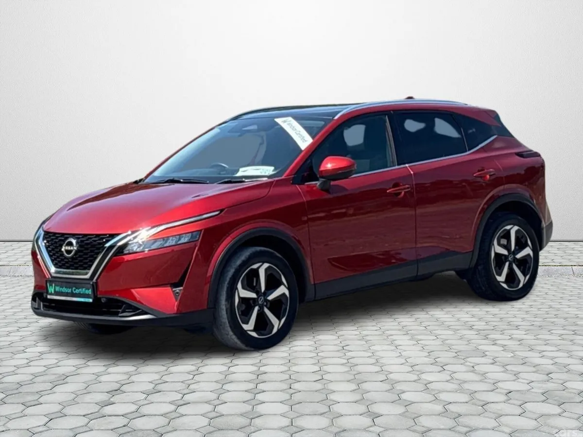 Nissan Qashqai MPV, Petrol, 2023, Red