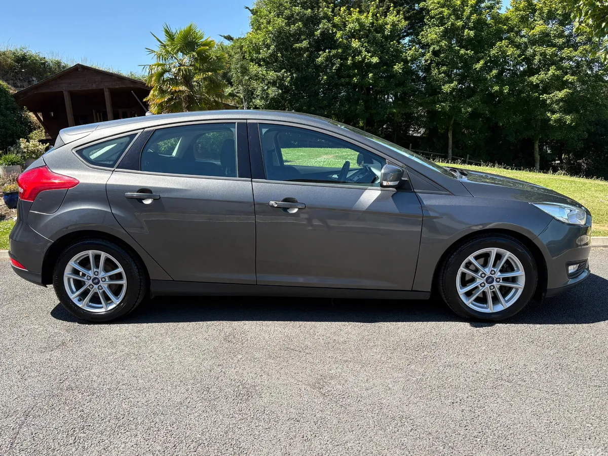 Ford Focus Hatchback, Diesel, 2017, Grey