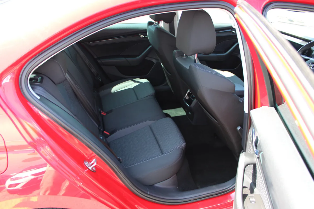 Skoda Octavia Saloon, Petrol, 2022, Red