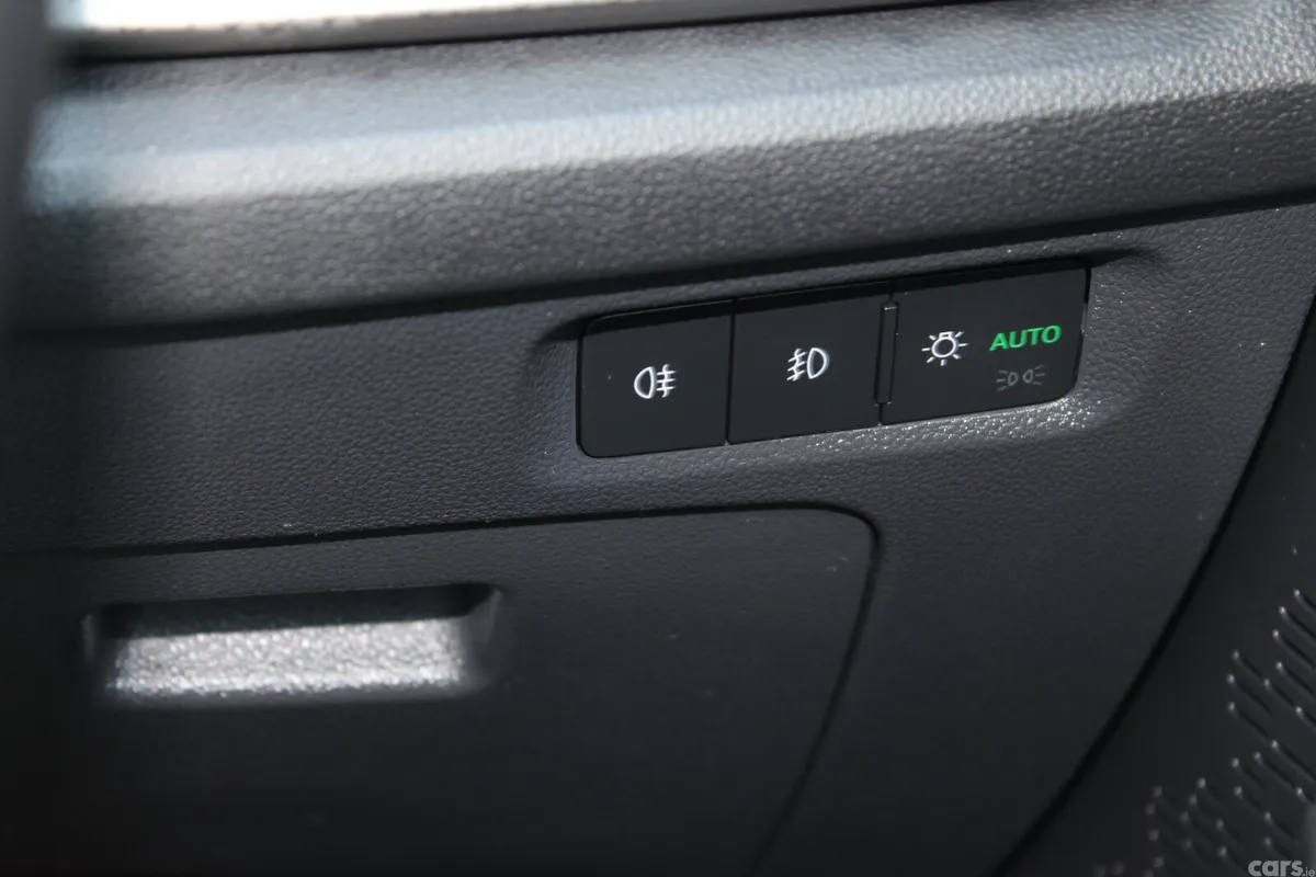 Skoda Octavia Saloon, Petrol, 2022, Red
