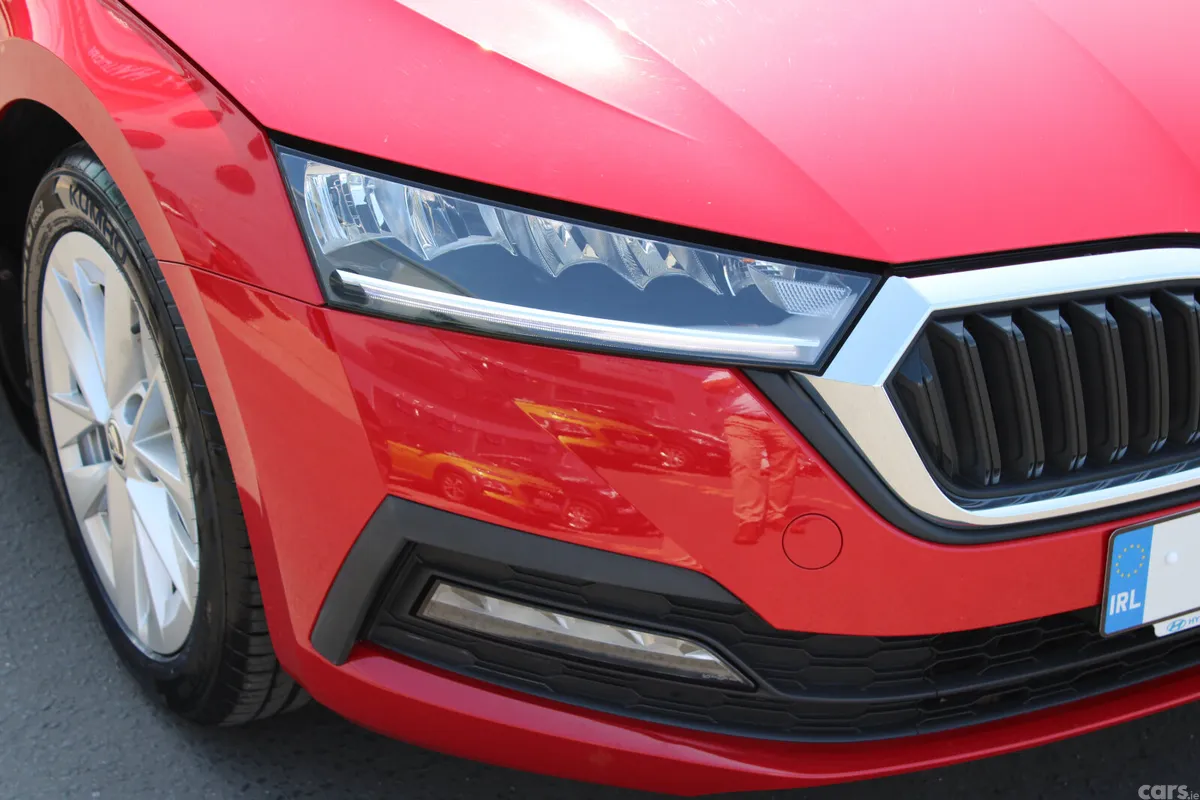 Skoda Octavia Saloon, Petrol, 2022, Red