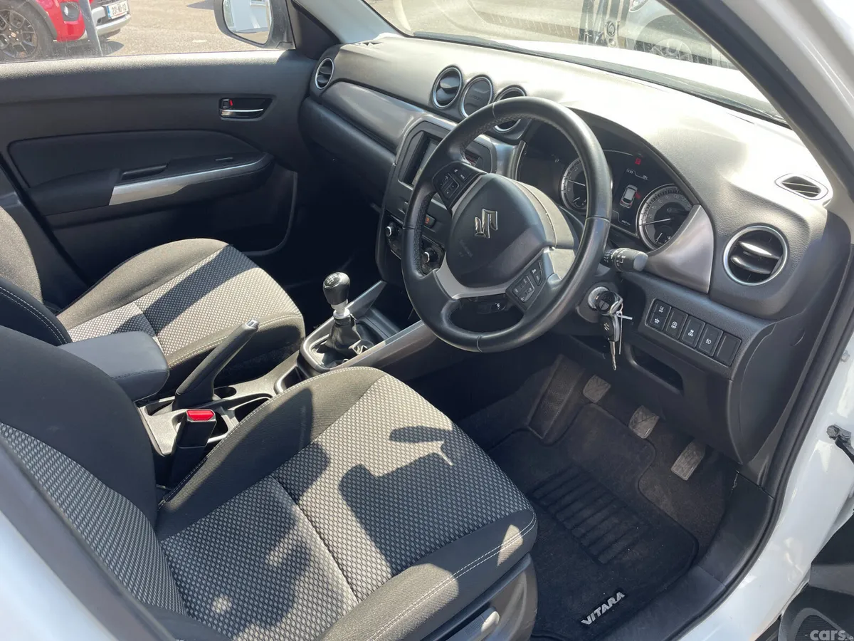 Suzuki Vitara SUV, Petrol Hybrid, 2022, White