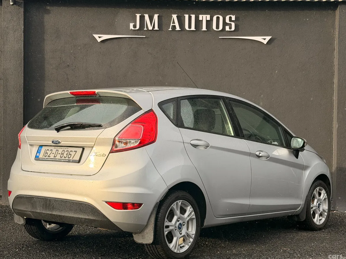 Ford Fiesta Hatchback, Petrol, 2016, Silver