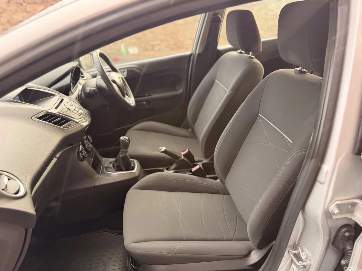 Ford Fiesta Hatchback, Petrol, 2016, Silver