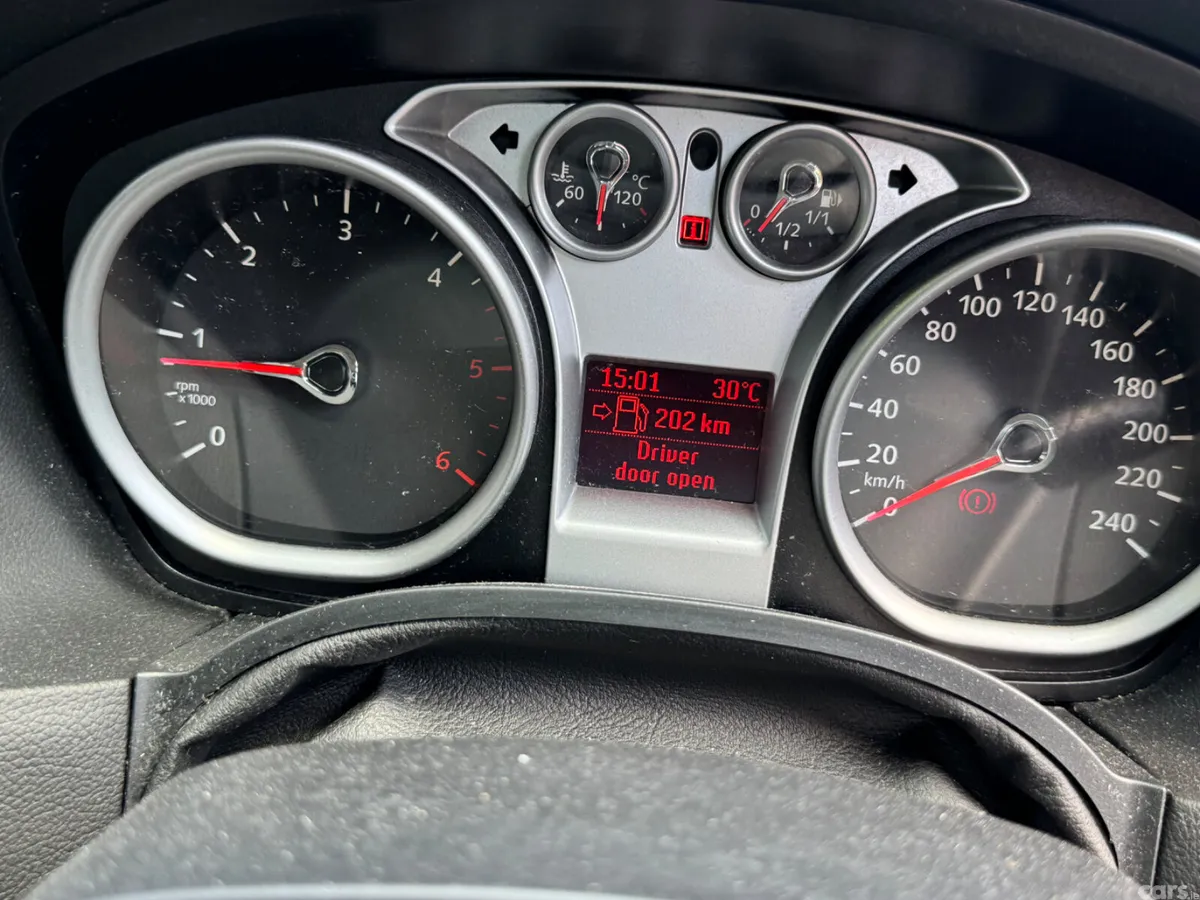 Ford Focus Hatchback, Diesel, 2011, Silver