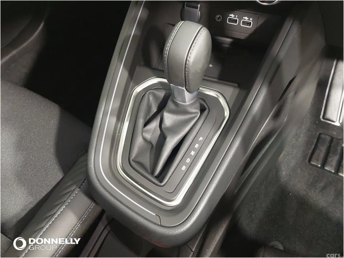 Renault Clio Hatchback, 2026, 