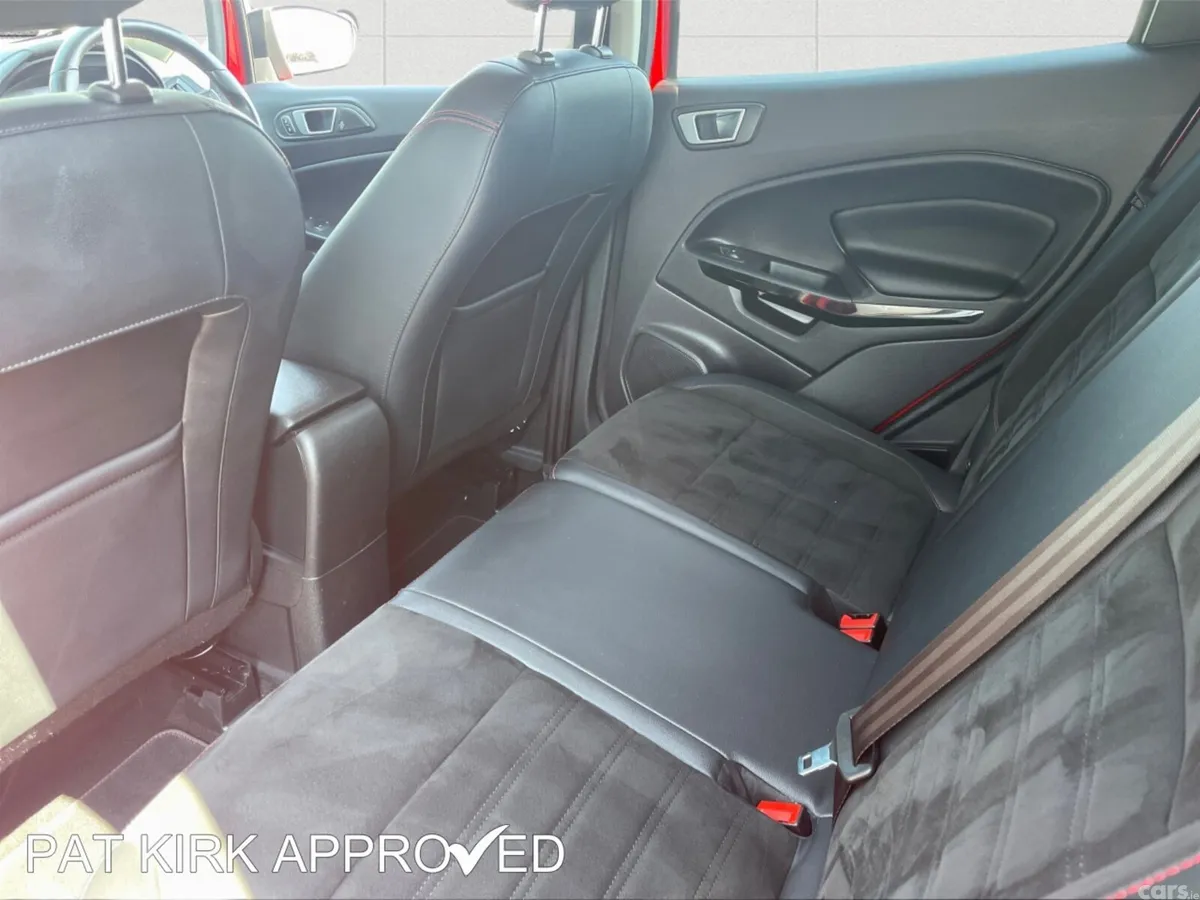 Ford EcoSport Hatchback, Petrol, 2018, Red
