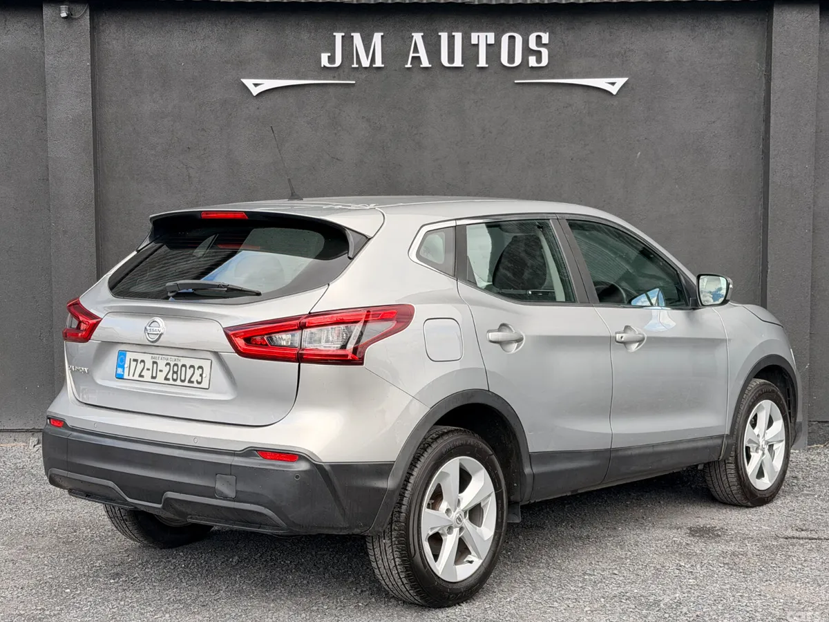 Nissan Qashqai SUV, Petrol, 2017, Silver