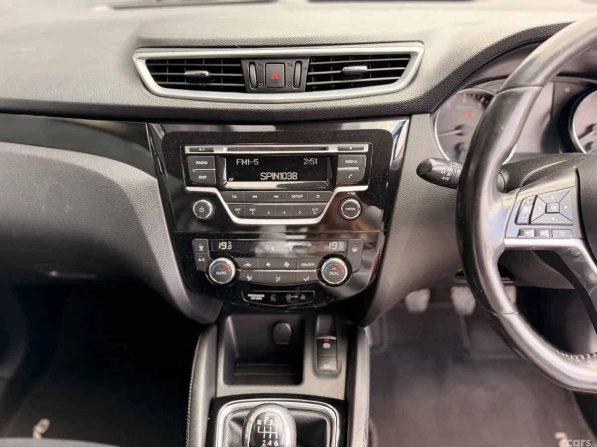 Nissan Qashqai SUV, Petrol, 2017, Silver