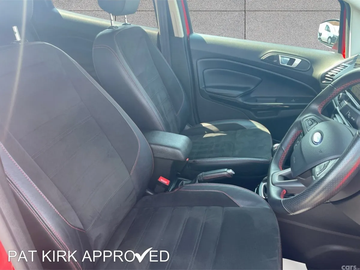 Ford EcoSport Hatchback, Petrol, 2018, Red