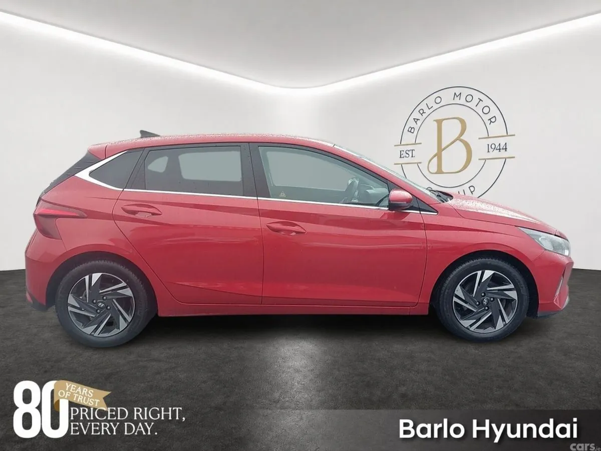 Hyundai i20 Hatchback, Petrol, 2023, Red