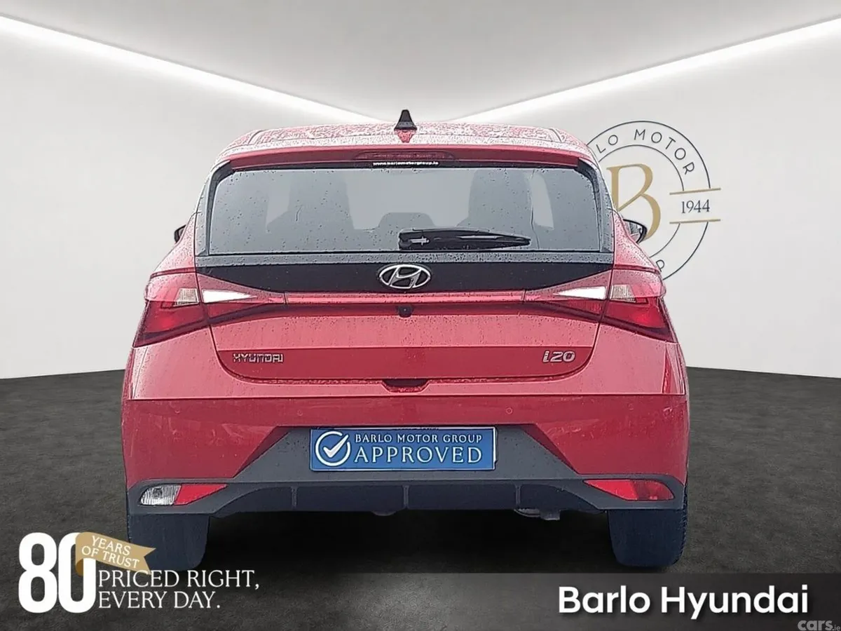 Hyundai i20 Hatchback, Petrol, 2023, Red