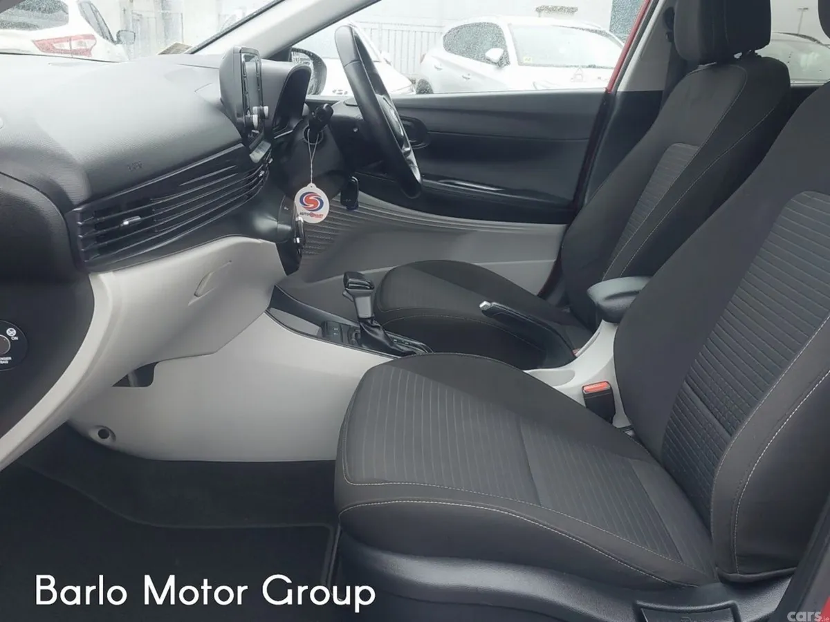 Hyundai i20 Hatchback, Petrol, 2023, Red
