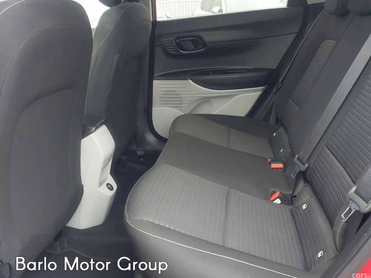 Hyundai i20 Hatchback, Petrol, 2023, Red