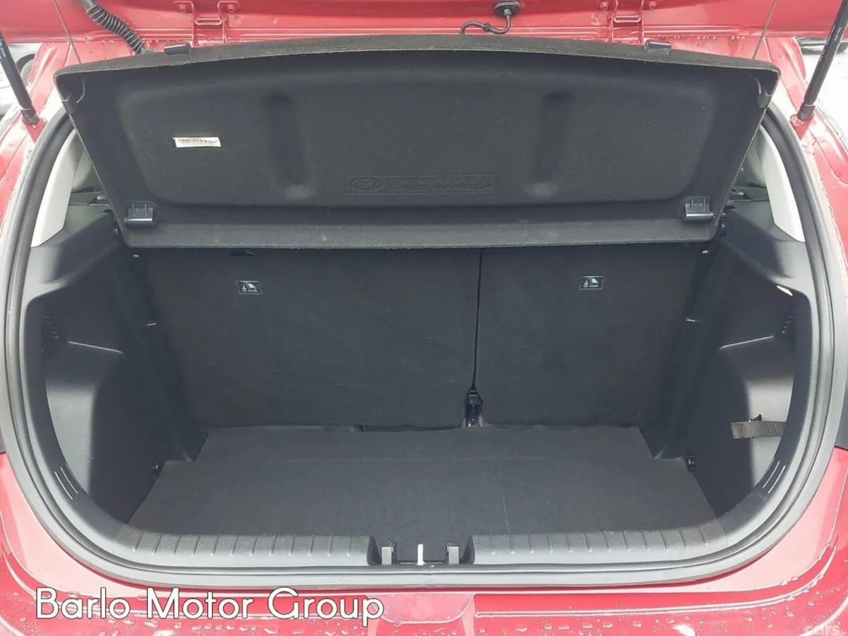 Hyundai i20 Hatchback, Petrol, 2023, Red