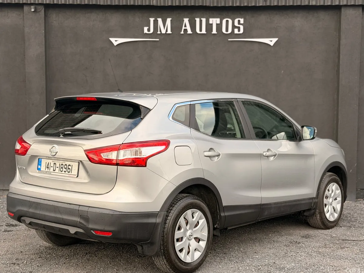 Nissan Qashqai Hatchback, Petrol, 2014, Silver