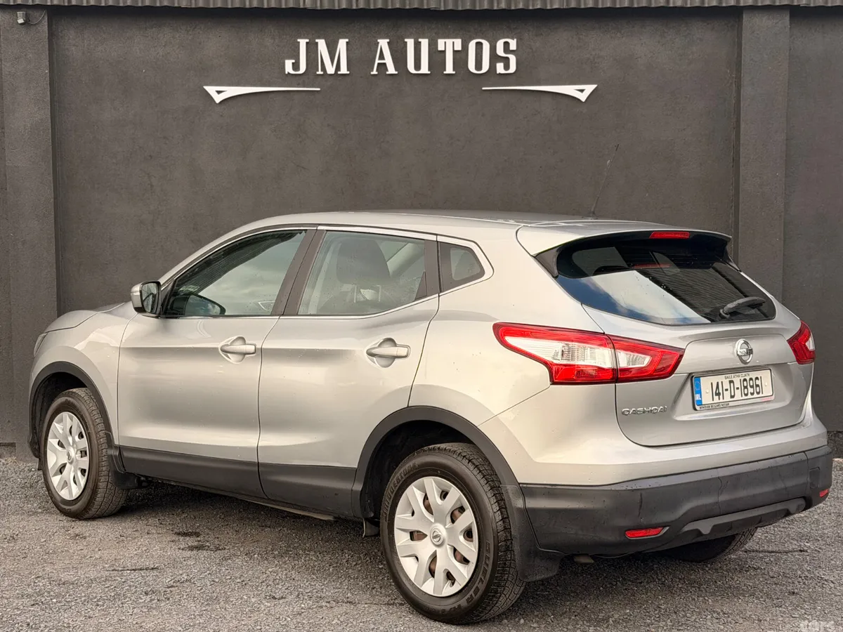 Nissan Qashqai Hatchback, Petrol, 2014, Silver