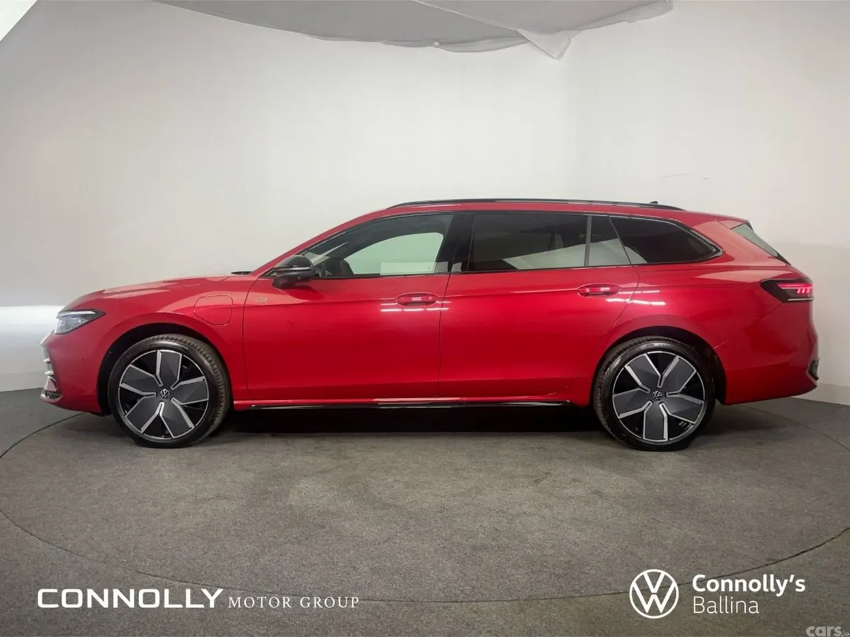 Volkswagen Passat Estate, Petrol Plug-in Hybrid, 2026, Red
