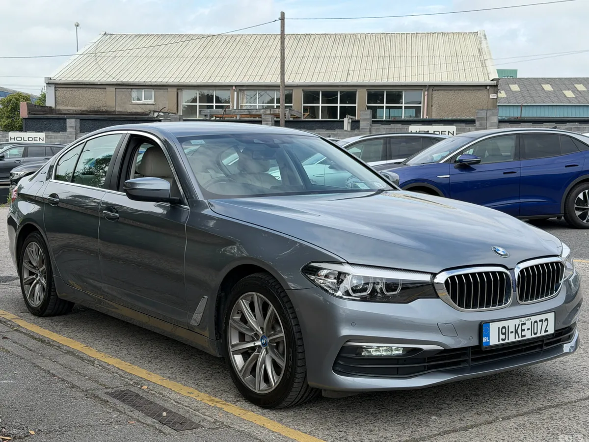 BMW 5-Series Saloon, Petrol Plug-in Hybrid, 2019, Grey