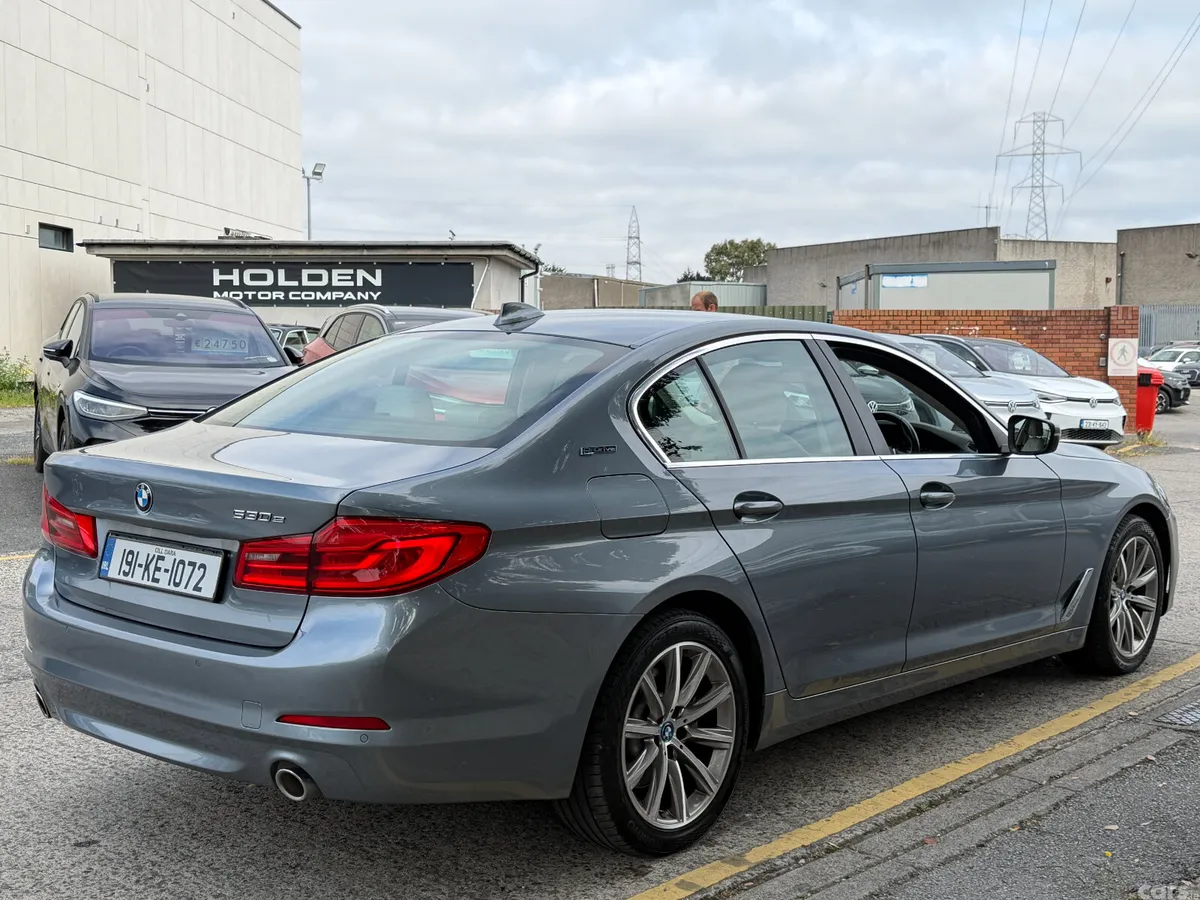 BMW 5-Series Saloon, Petrol Plug-in Hybrid, 2019, Grey