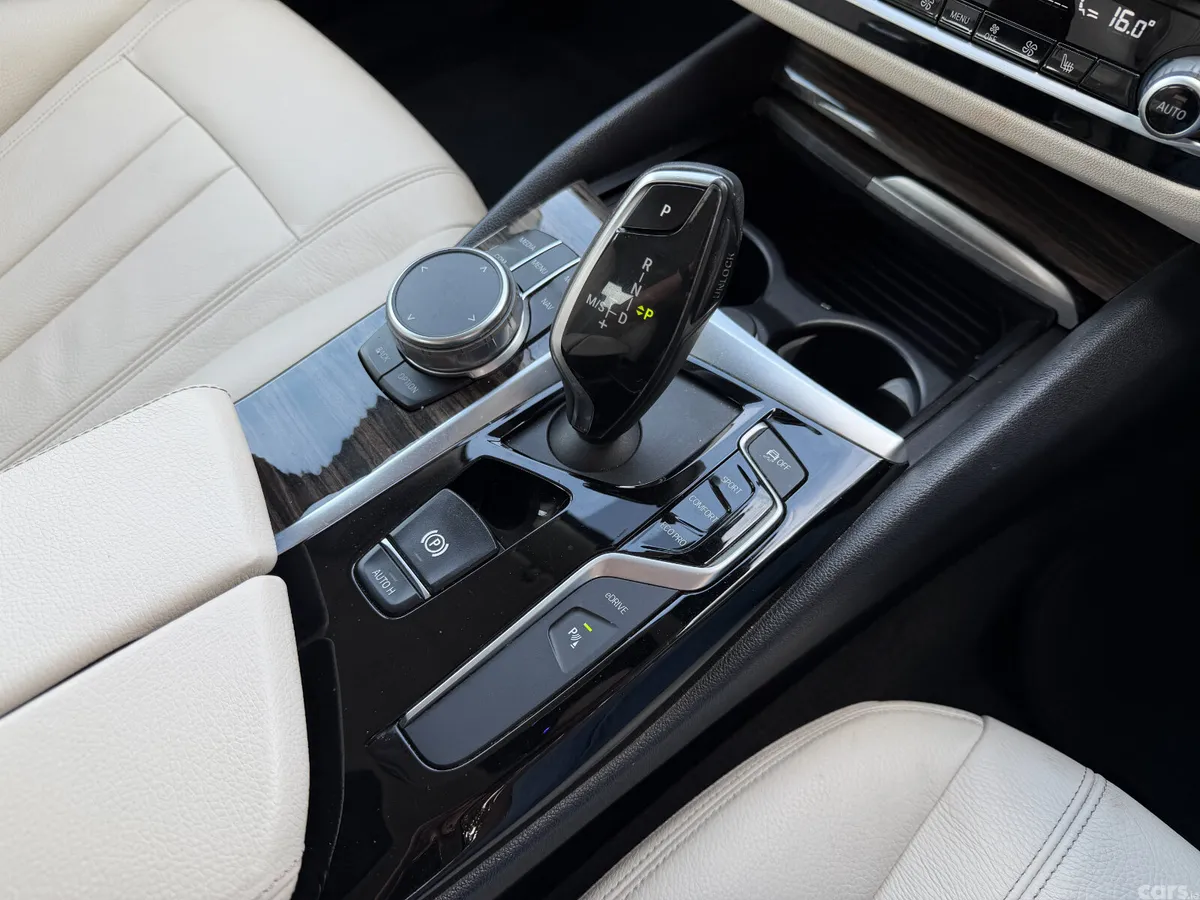 BMW 5-Series Saloon, Petrol Plug-in Hybrid, 2019, Grey