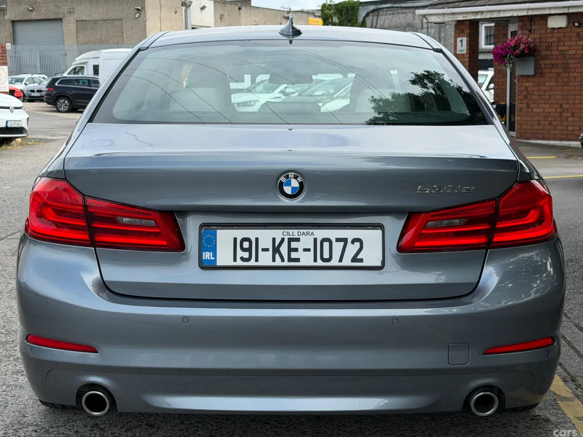 BMW 5-Series Saloon, Petrol Plug-in Hybrid, 2019, Grey