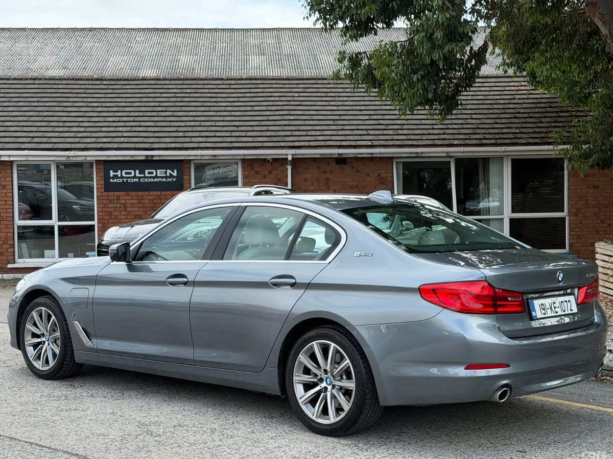 BMW 5-Series Saloon, Petrol Plug-in Hybrid, 2019, Grey