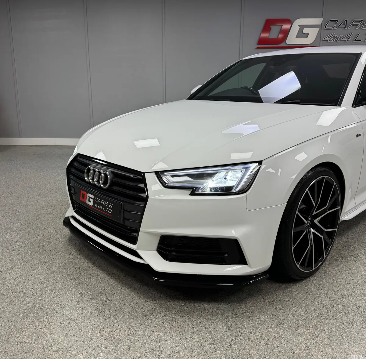 Audi A4 Saloon, Diesel, 2016, White