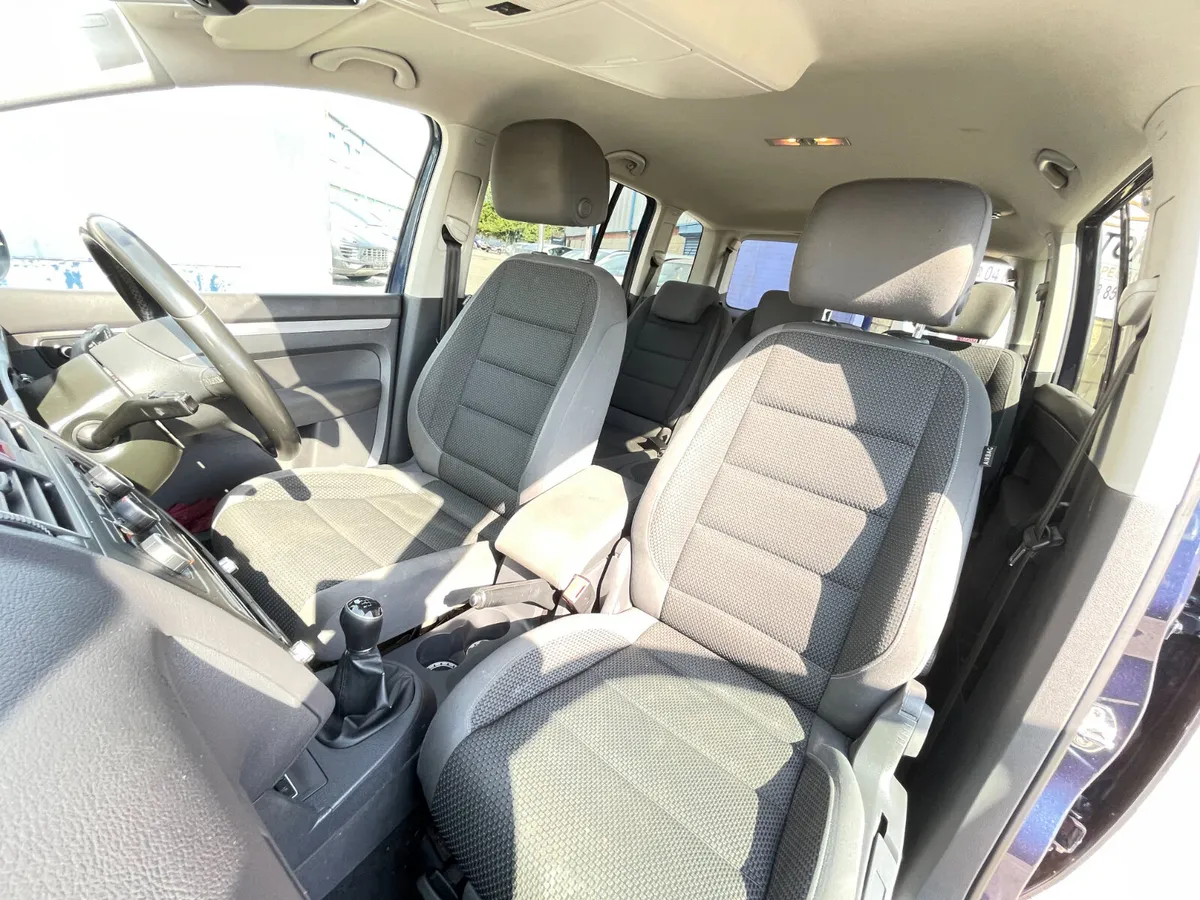 Volkswagen Touran MPV, Diesel, 2014, Blue