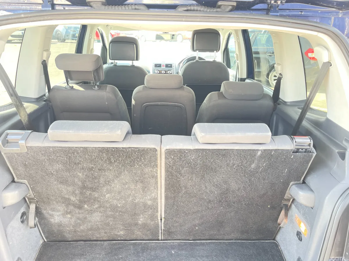 Volkswagen Touran MPV, Diesel, 2014, Blue