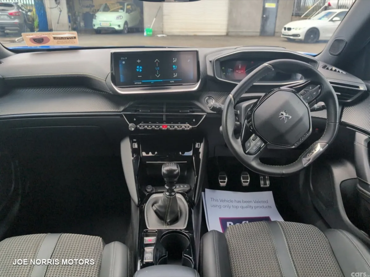 Peugeot 2008 MPV, Petrol, 2022, Blue