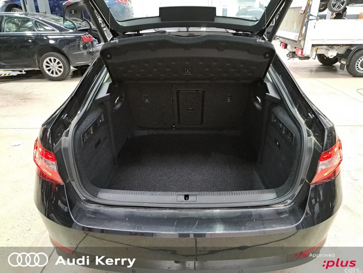 Skoda Superb Saloon, Diesel, 2024, Black