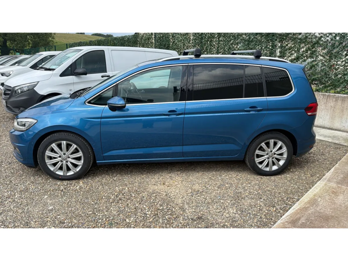 Volkswagen Touran MPV, Diesel, 2020, Blue
